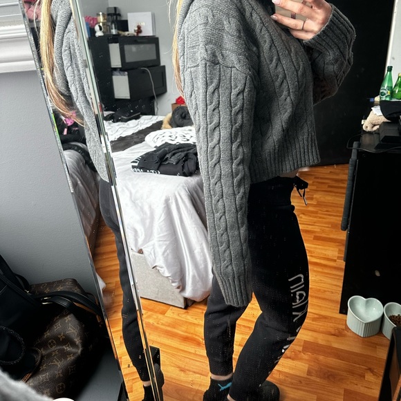 Sunday Best Octavia Aritzia XS NWT Cable Knit Cropped Sweater Grey - Picture 8 of 8